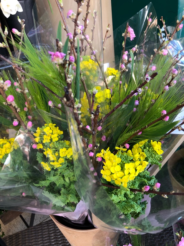 花で彩る雛祭り お花を飾る理由を知ればますます楽しく 花 フラワーギフト Hanahiro 花弘